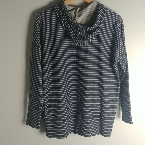 Banana Republic Sweater Blouse - Picture 5 of 7